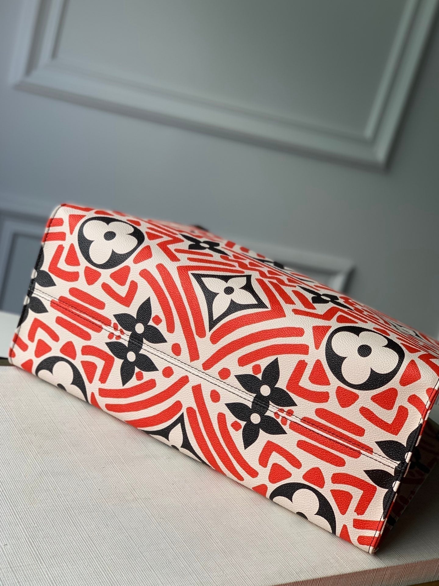 LV CRAFTY ONTHEGO GM CREAM AND RED MONOGRAM GIANT CANVAS