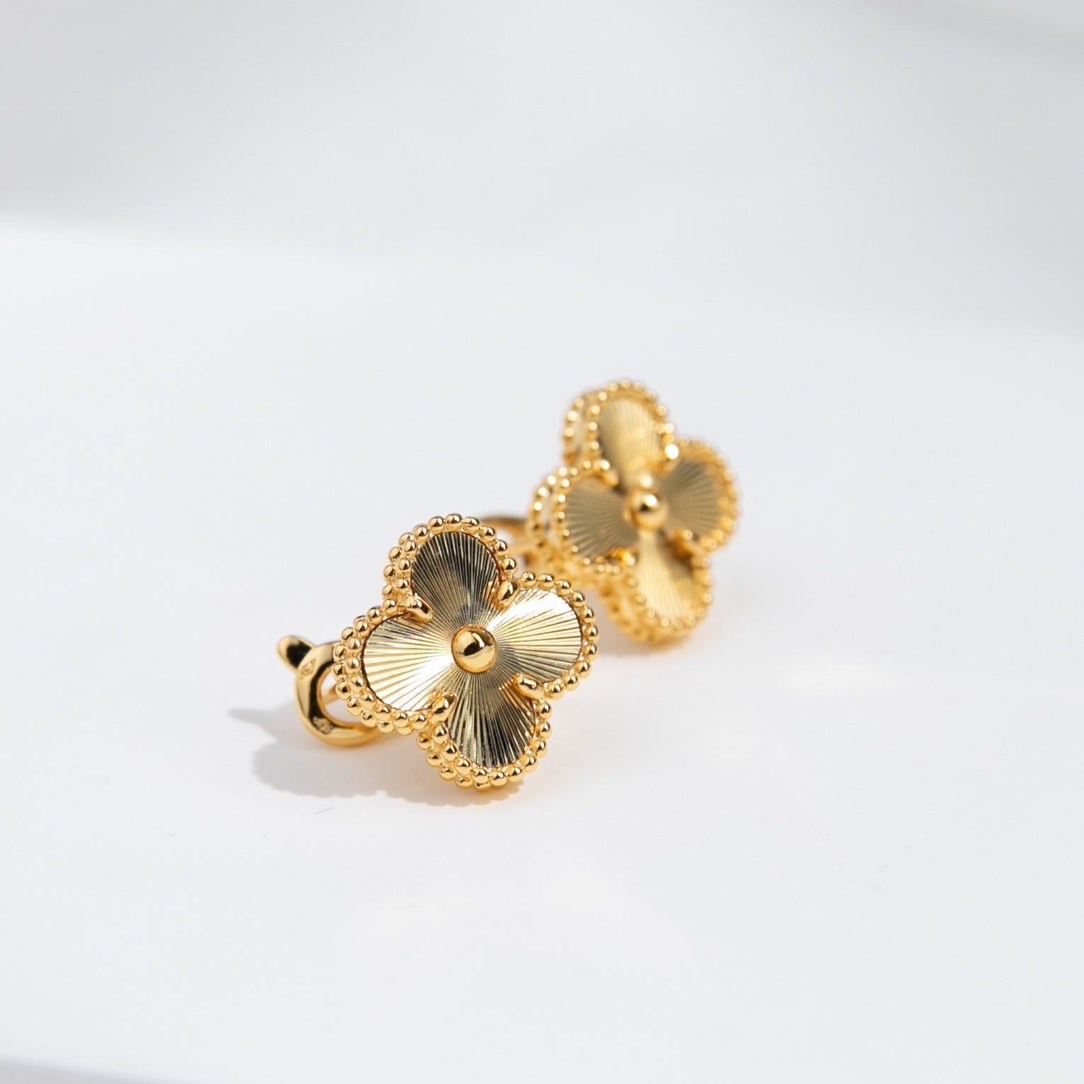 CLOVER EARRINGS GOLD