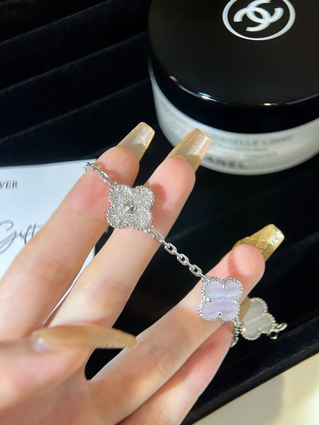 CLOVER 5 MOTIFS SILVER CHALCEDONY DIAMOND BRACELET