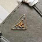 MEDIUM GALLERIA 28 GREY SAFFIANO LEATHER