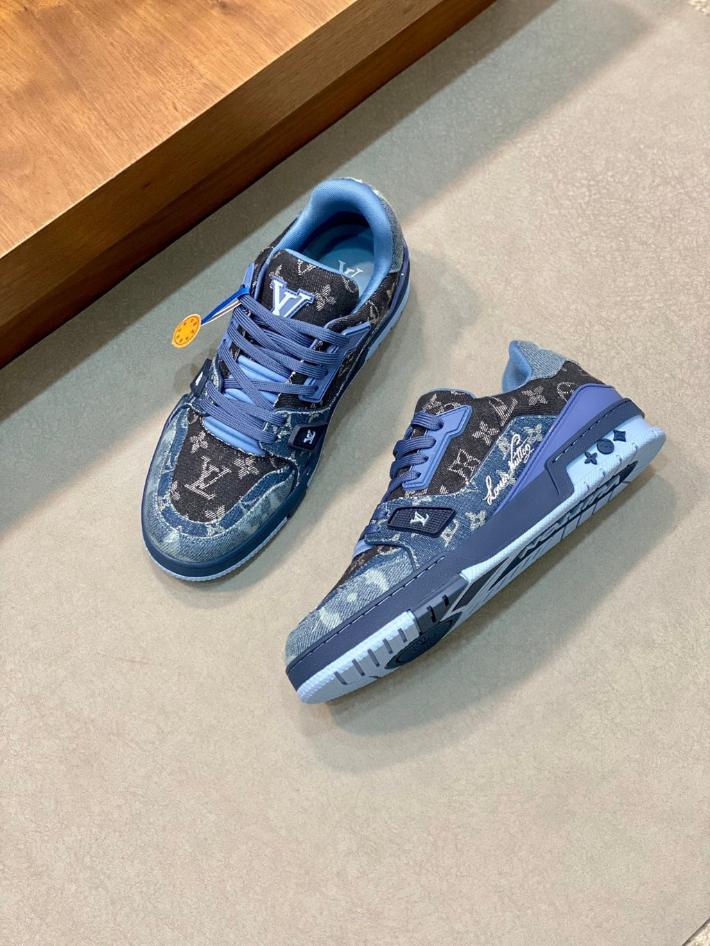 LV TRAINER  DENIM SNEAKER