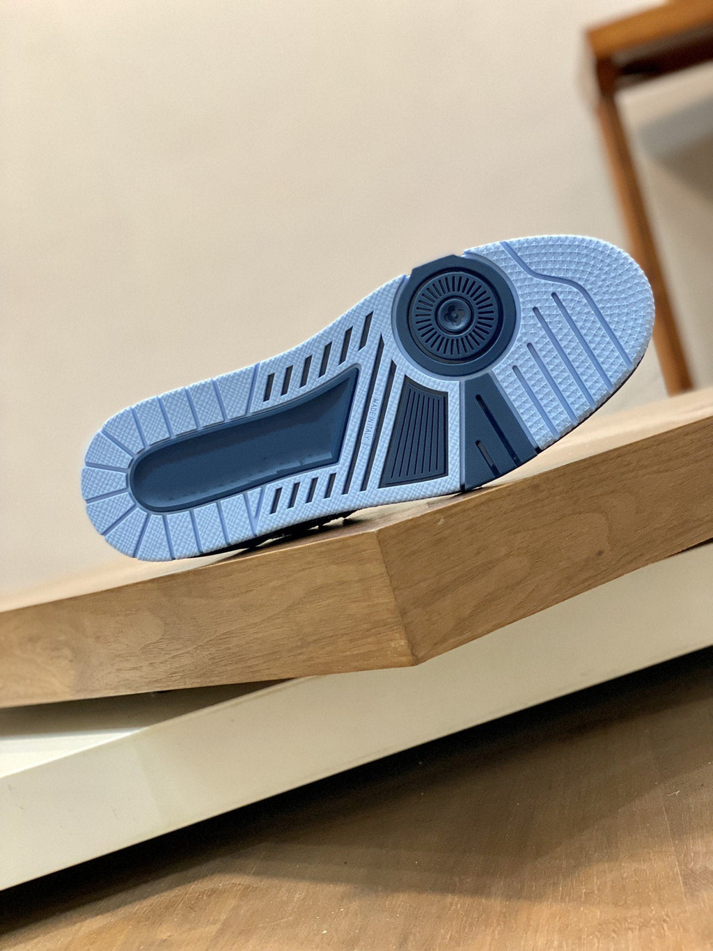 LV TRAINER  DENIM SNEAKER