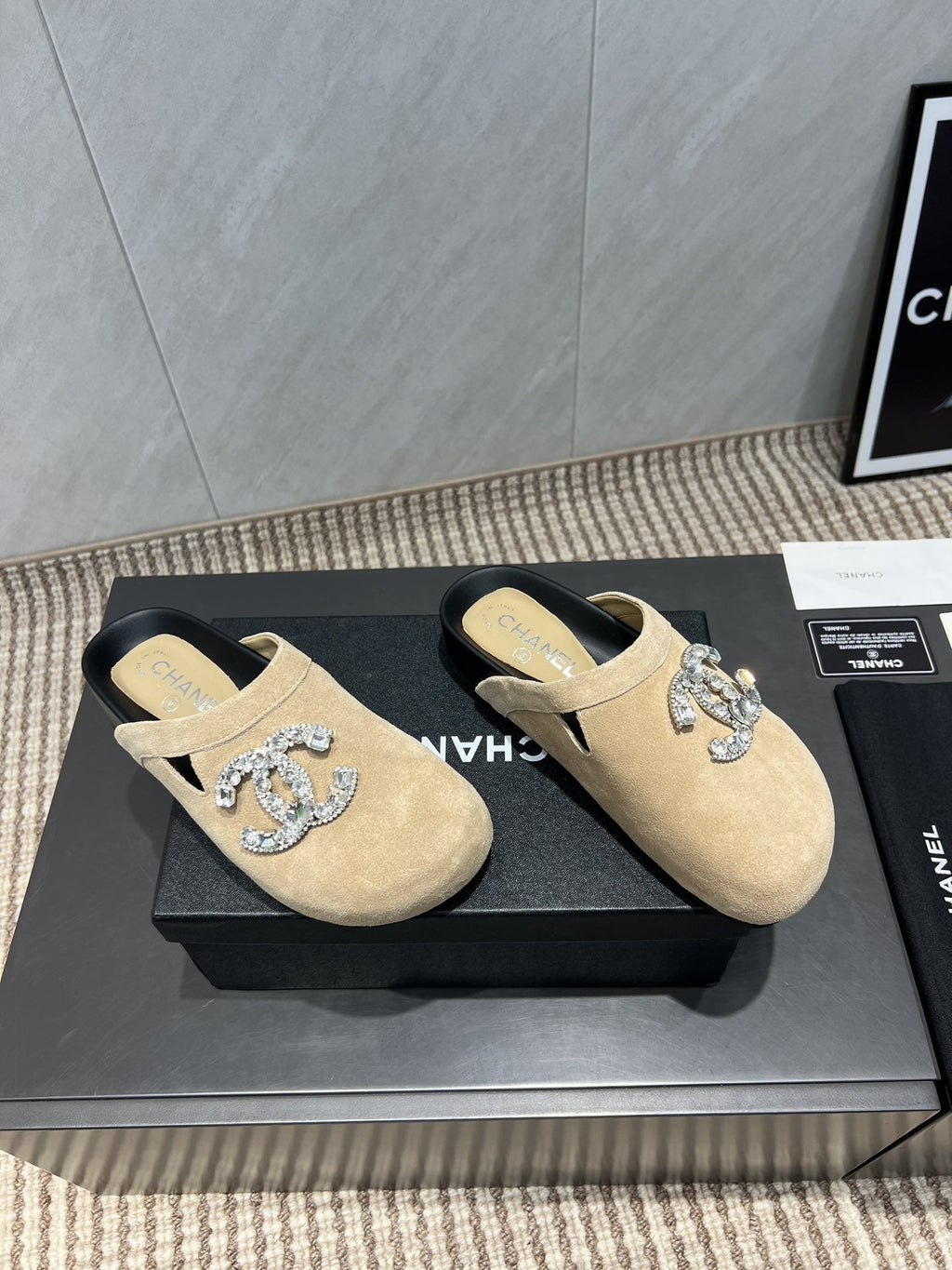 CC 25S Birkenstock Thick-Sole Loafers in Beige Velvet 442542