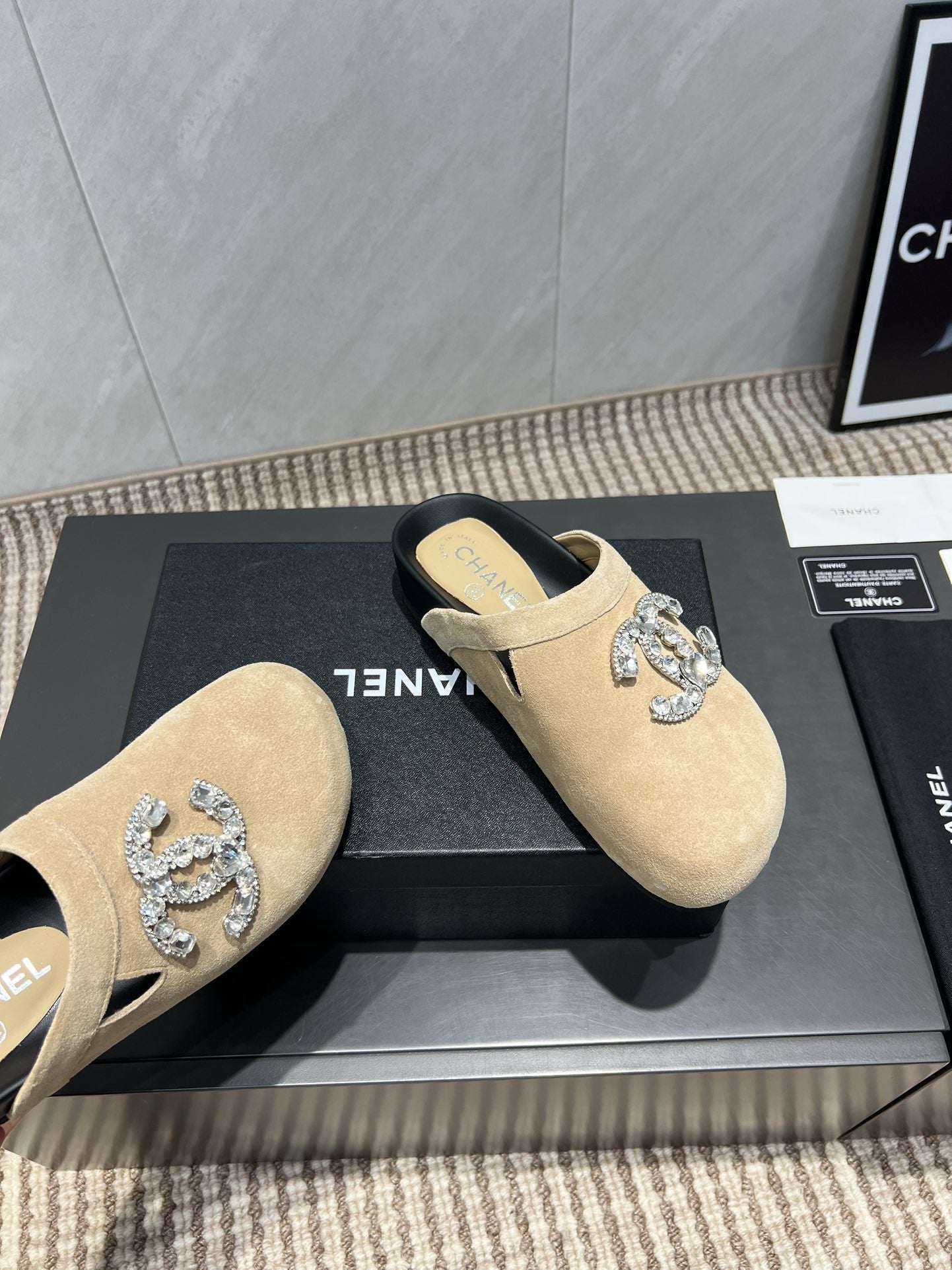 CC 25S Birkenstock Thick-Sole Loafers in Beige Velvet 442542