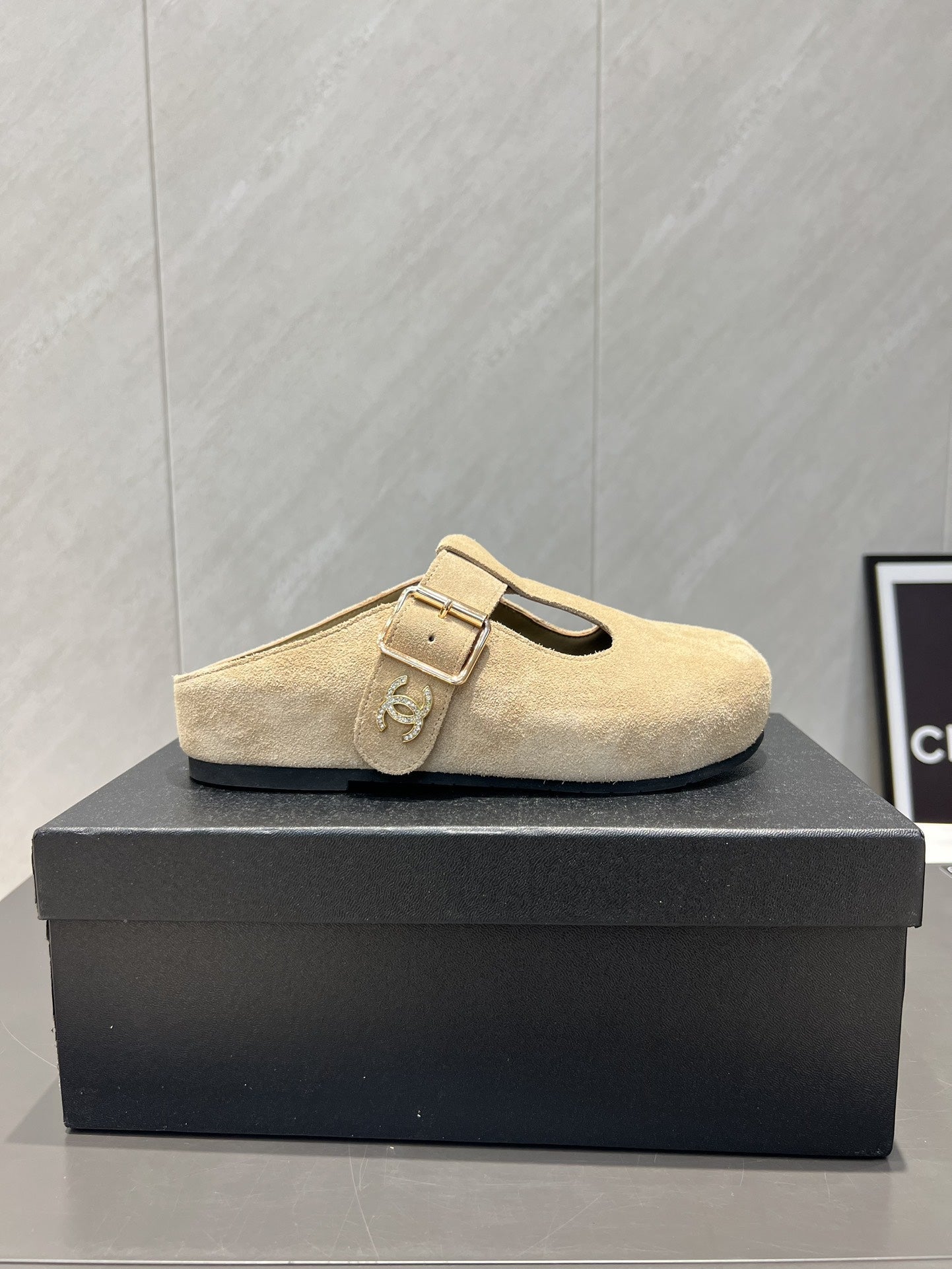 CC 25S Birkenstock Thick-Sole Loafers in Beige Suede 442539