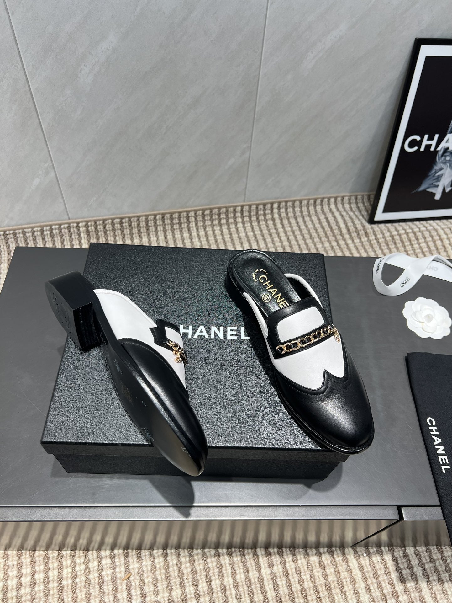 CC 25S Round Toe Chain Loafer Half Slippers in Black and White Cowhide 442536