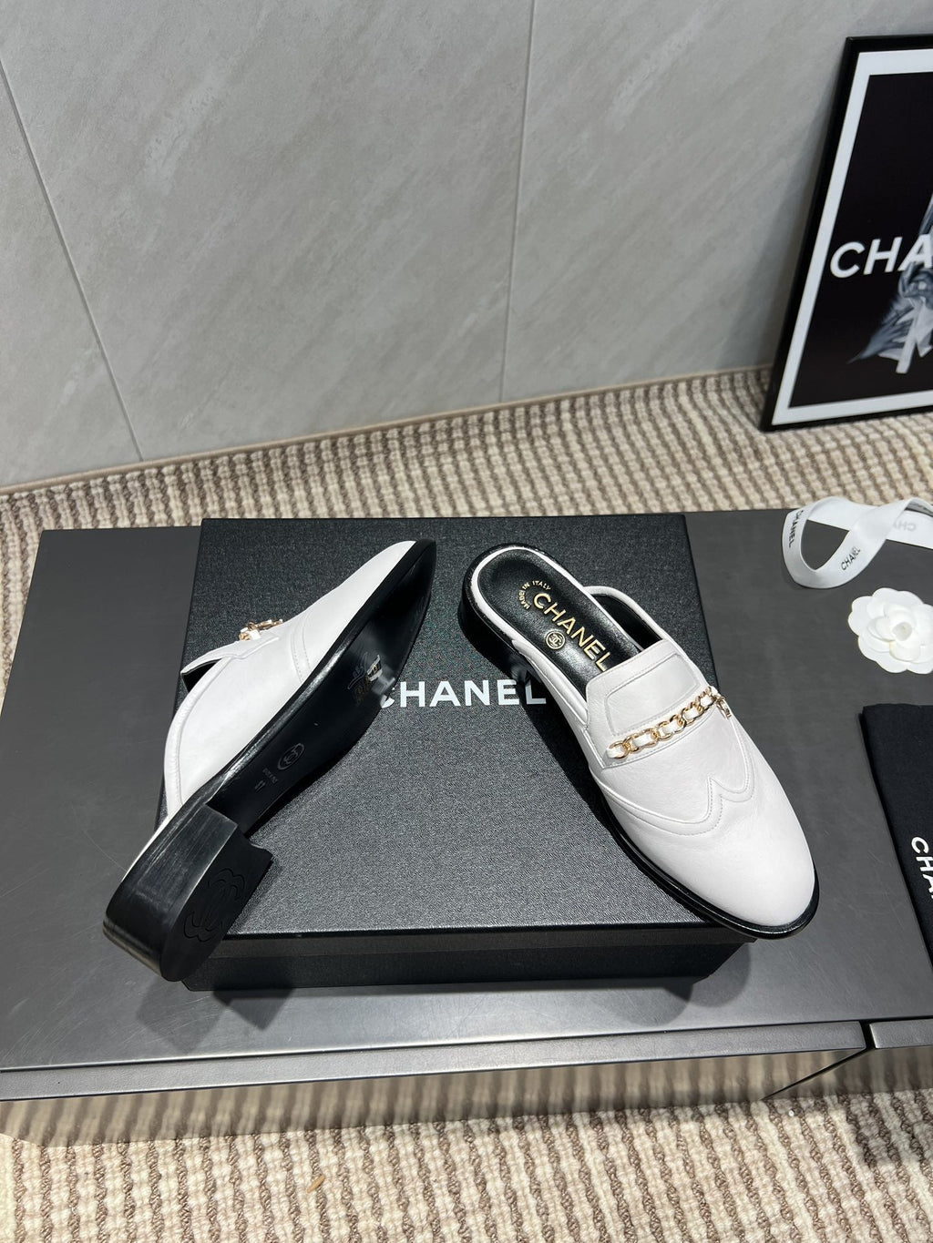 CC 25S Round Toe Chain Loafer Half Slippers in White Cowhide 442535