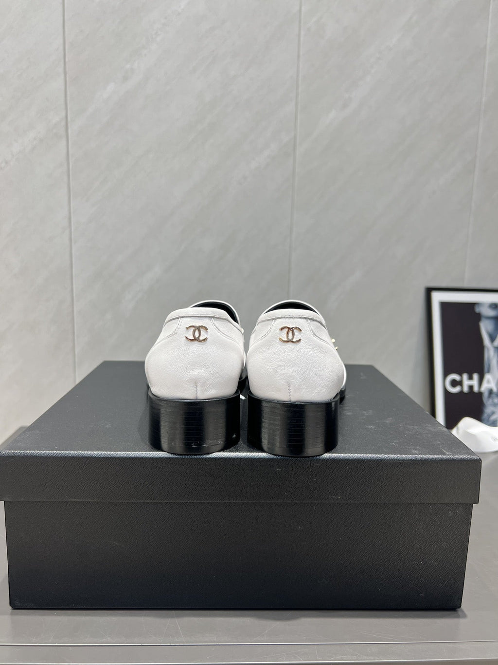 CC 25S Round Toe Chain Loafers in White Cowhide 442532