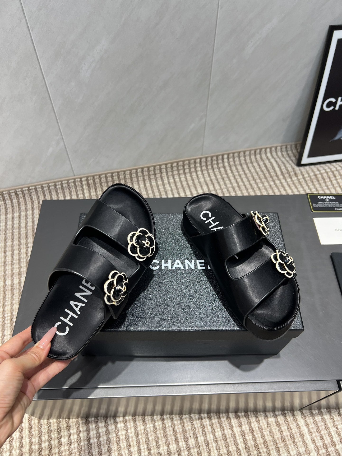 CC 25SS Flower Buckle Platform Beach Slides in Black High-Mercerized Sardine