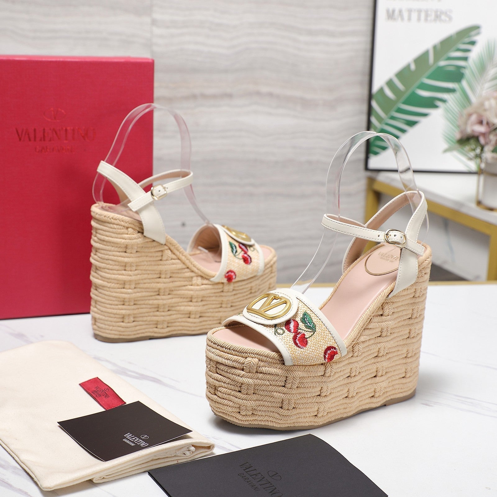VL Flatform Sandal 15mm In White Cherry Embroidery Cowhide 456391