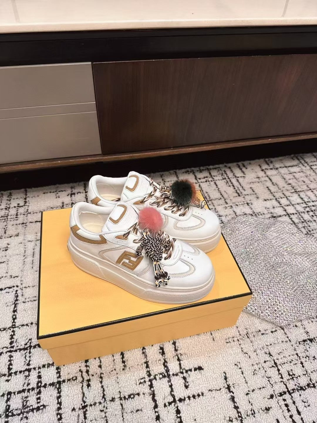 Fendi 25ss Thick-Sole Match Sneakers White Cowhide 470468