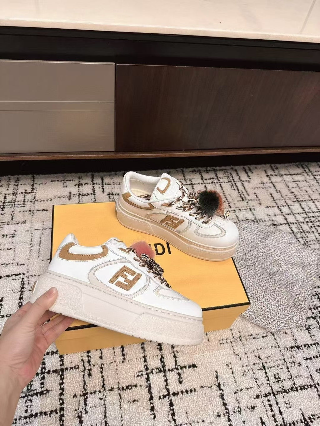 Fendi 25ss Thick-Sole Match Sneakers White Cowhide 470468