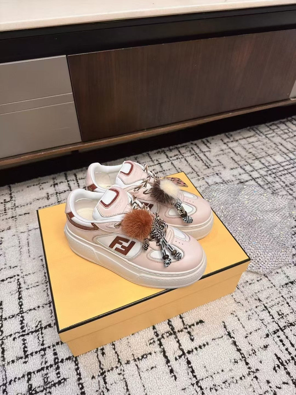 Fendi 25ss Thick-Sole Match Sneakers Pink Cowhide 470466