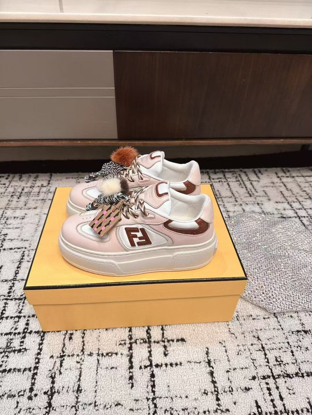 Fendi 25ss Thick-Sole Match Sneakers Pink Cowhide 470466