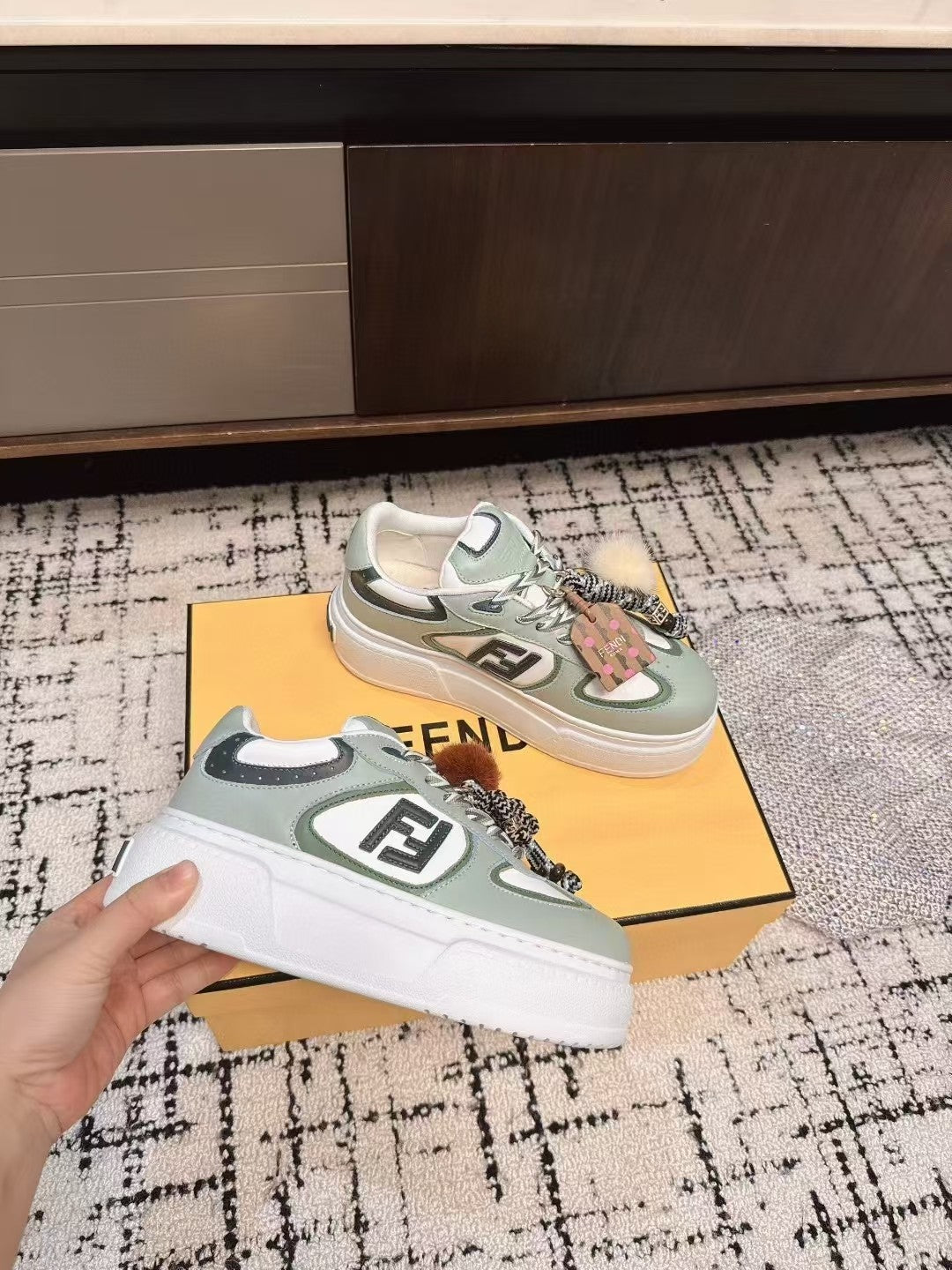 Fendi 25ss Thick-Sole Match Sneakers Mint Green Cowhide 470465