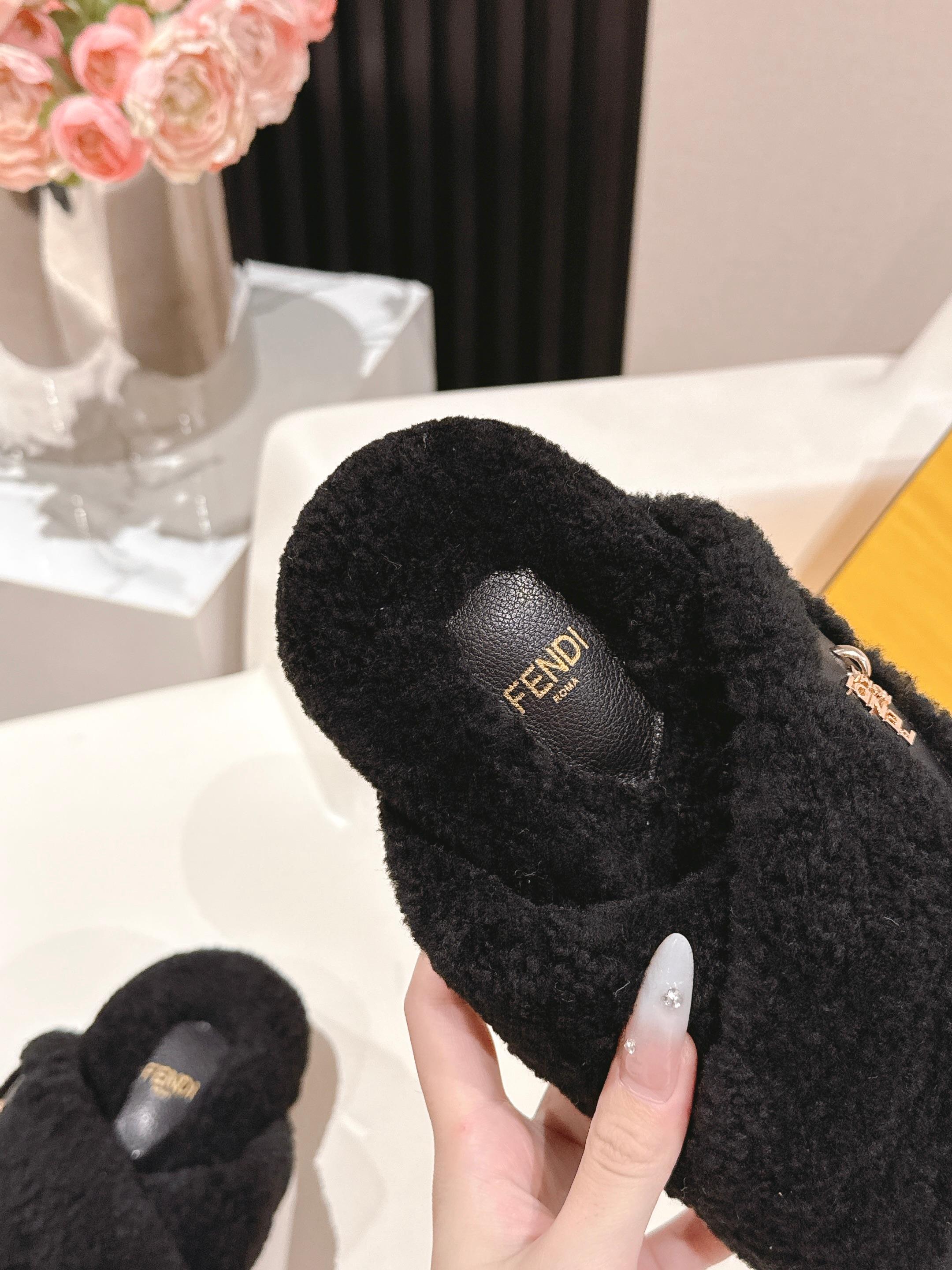 Fendi F013 2025ss Fluffy Slippers Black Lambswool 467194