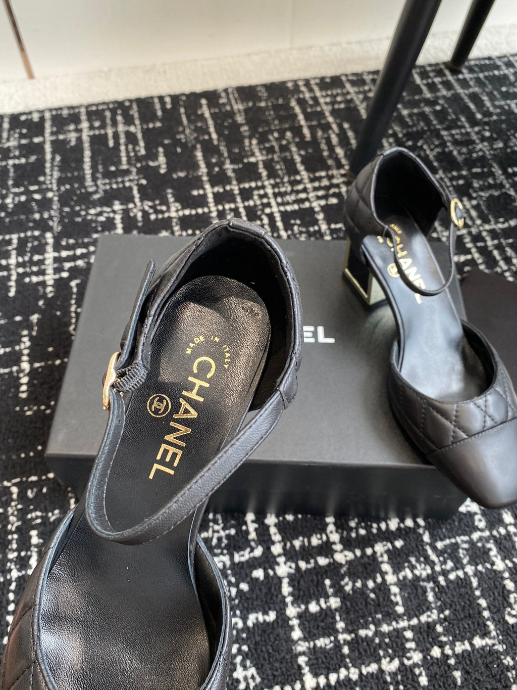 CC 25SS Diamond-Patterned Block-Heeled Mary Janes Black Sheepskin 473433