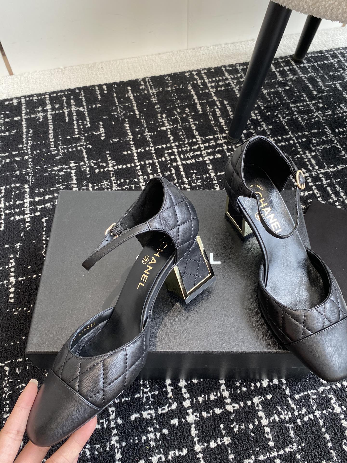 CC 25SS Diamond-Patterned Block-Heeled Mary Janes Black Sheepskin 473433