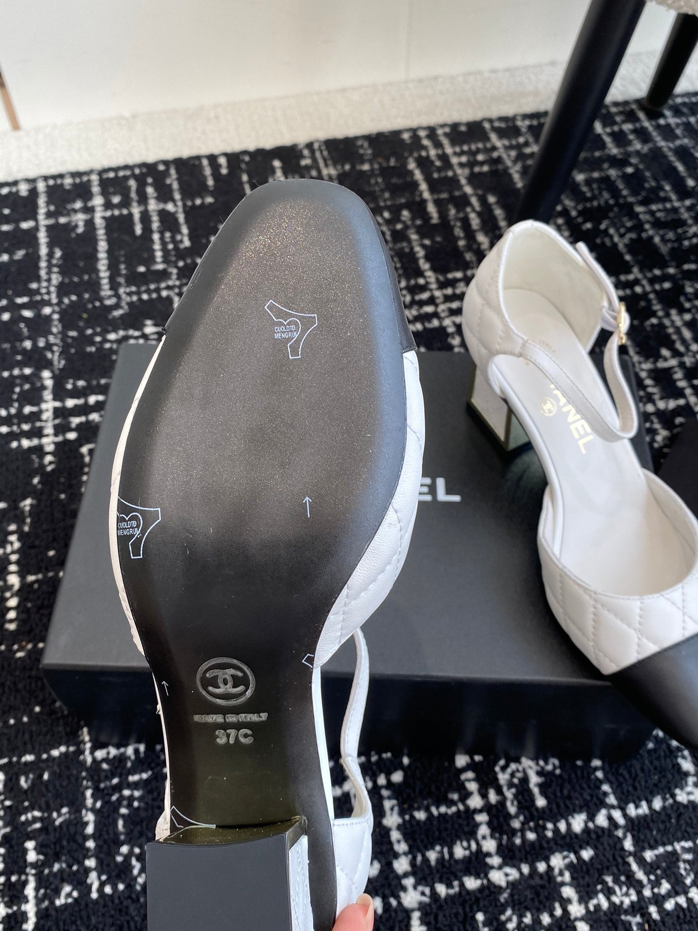 CC 25SS Diamond-Patterned Block-Heeled Mary Janes White Sheepskin 473432