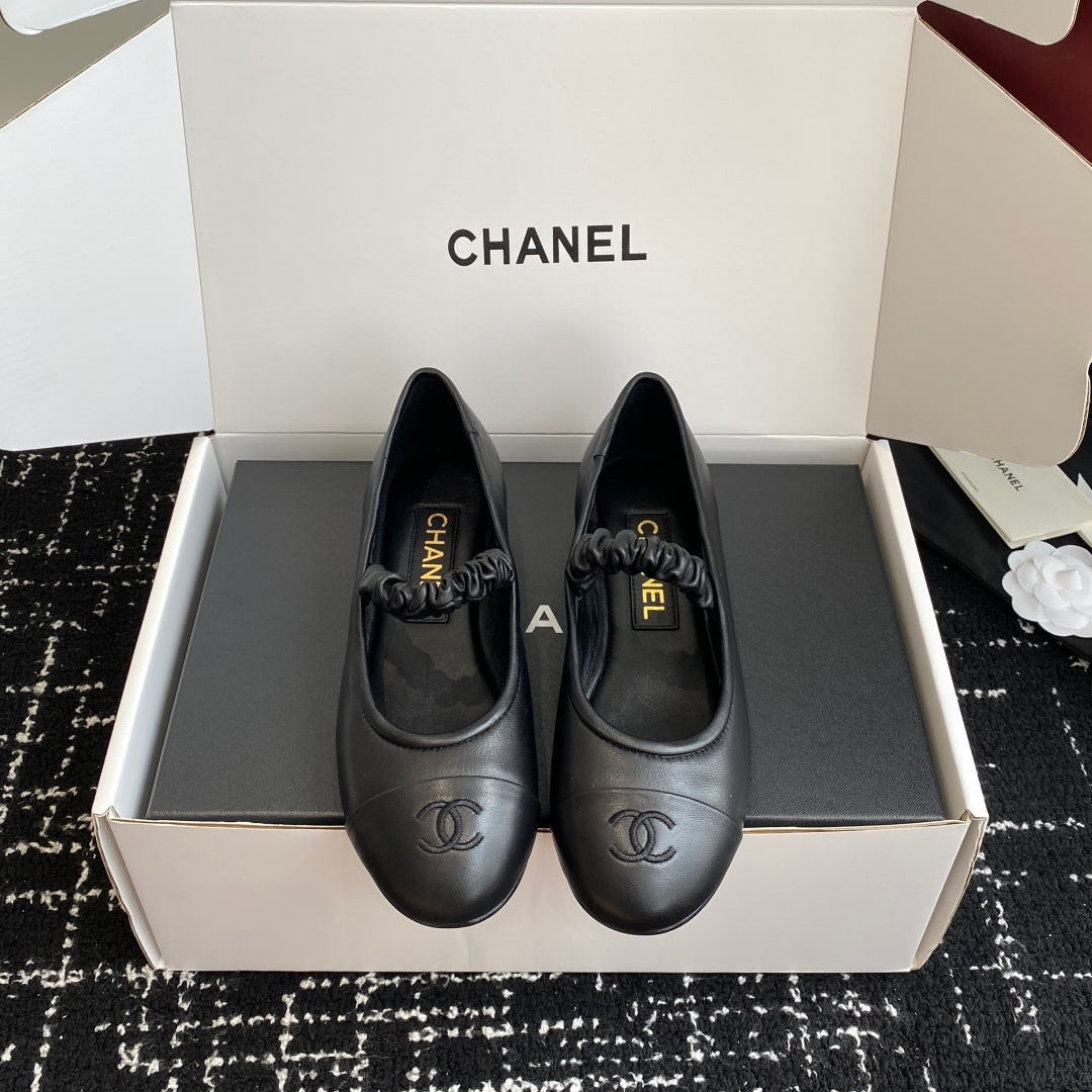 CC 25SS Embroidered Double C logo Mary Janes Black Sheepskin 473427