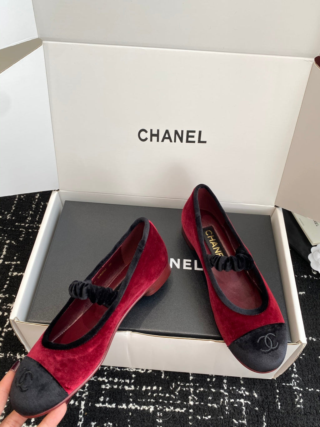 CC 25SS Embroidered Double C logo Mary Janes Red Suede 473425