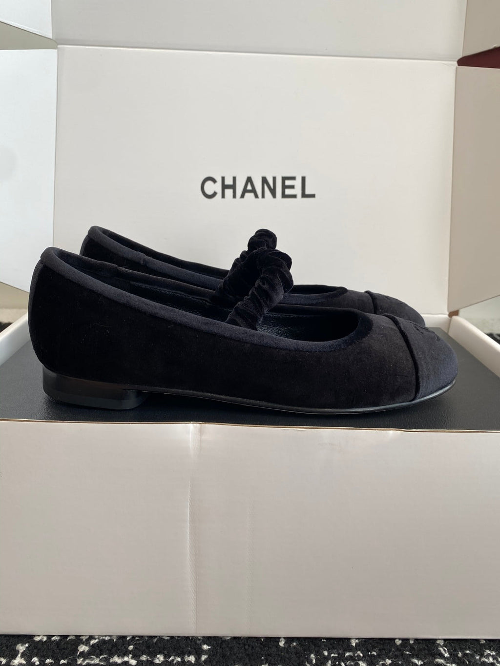 CC 25SS Embroidered Double C logo Mary Janes Black Suede 473423