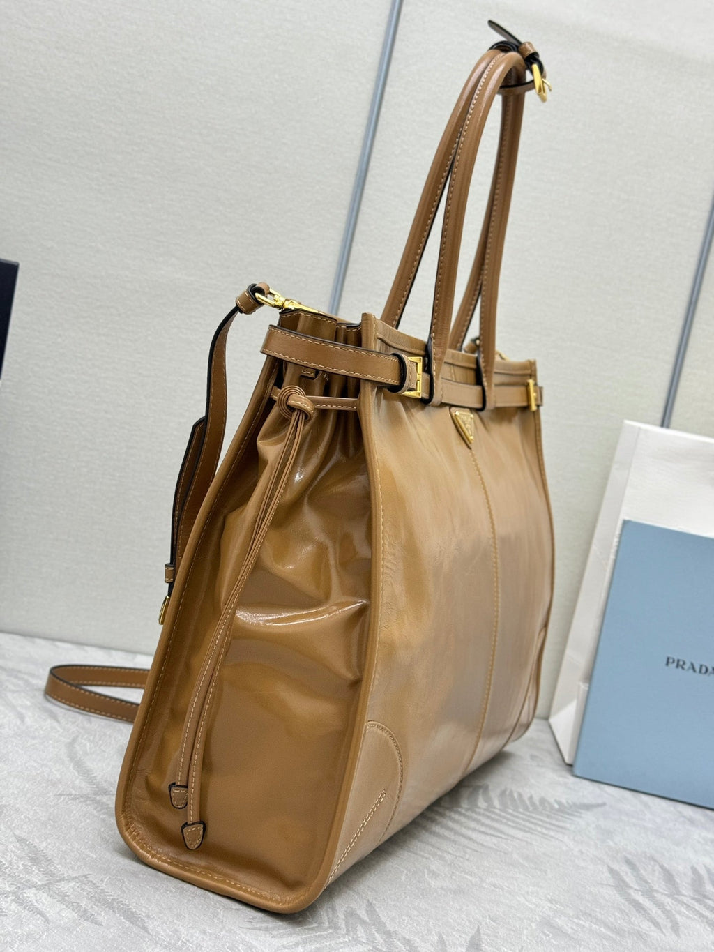 Pra Lux Soft Waxed Leather 1BA439 Extra Large 42cm Handbag Caramel 267485