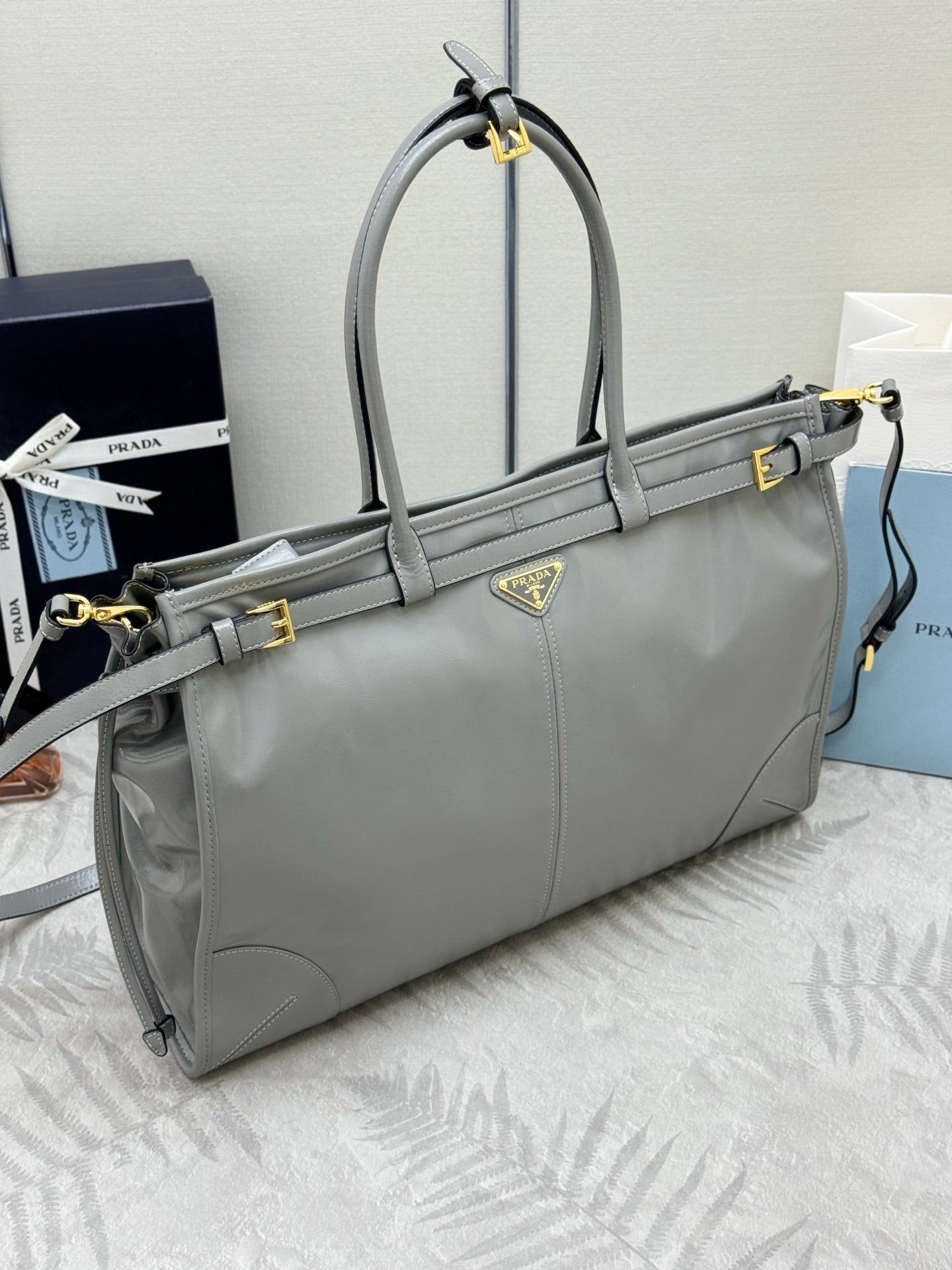 Pra Lux Soft Waxed Leather 1BA439 Extra Large 42cm Handbag Gray 267477