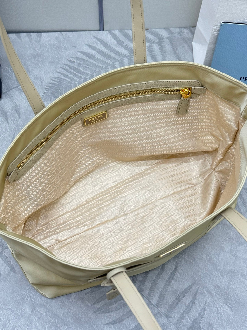 Pra Medium 1BG555 Tote Bag Apricot Nylon 267456