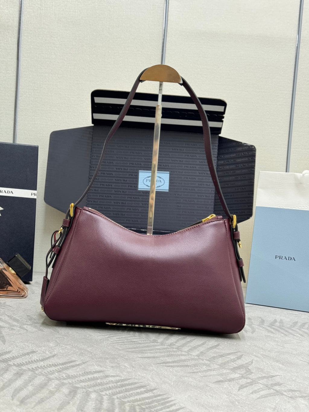 Pra Aimee Underarm Hobo Bag 31cm Burgundy Cowhide 267274