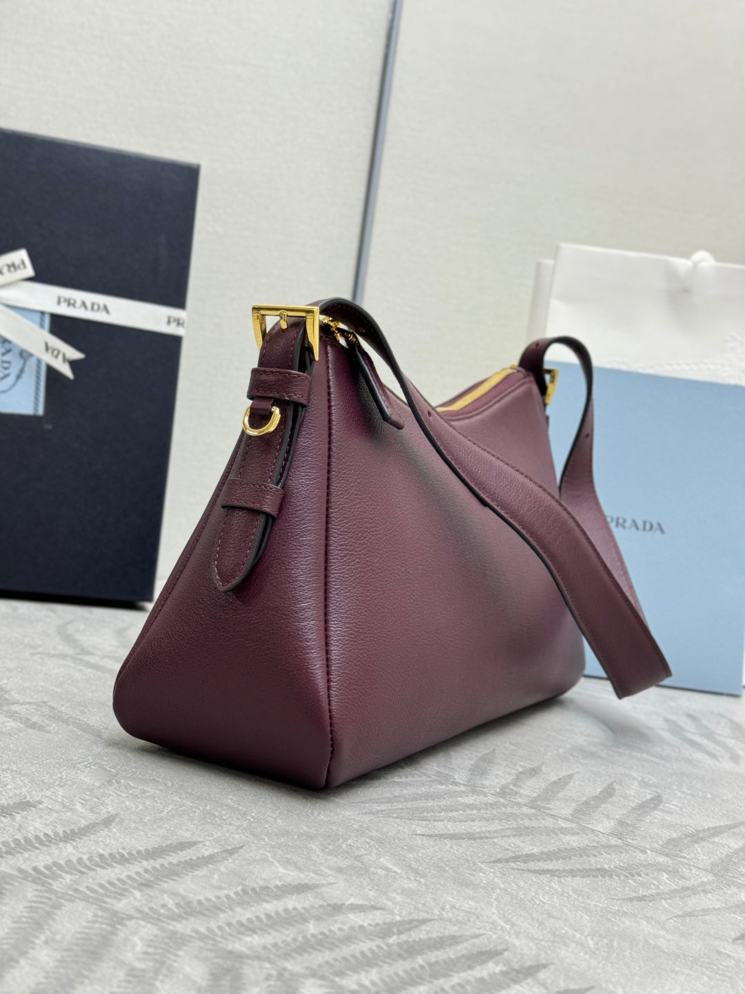 Pra Aimee Underarm Hobo Bag 31cm Burgundy Cowhide 267274