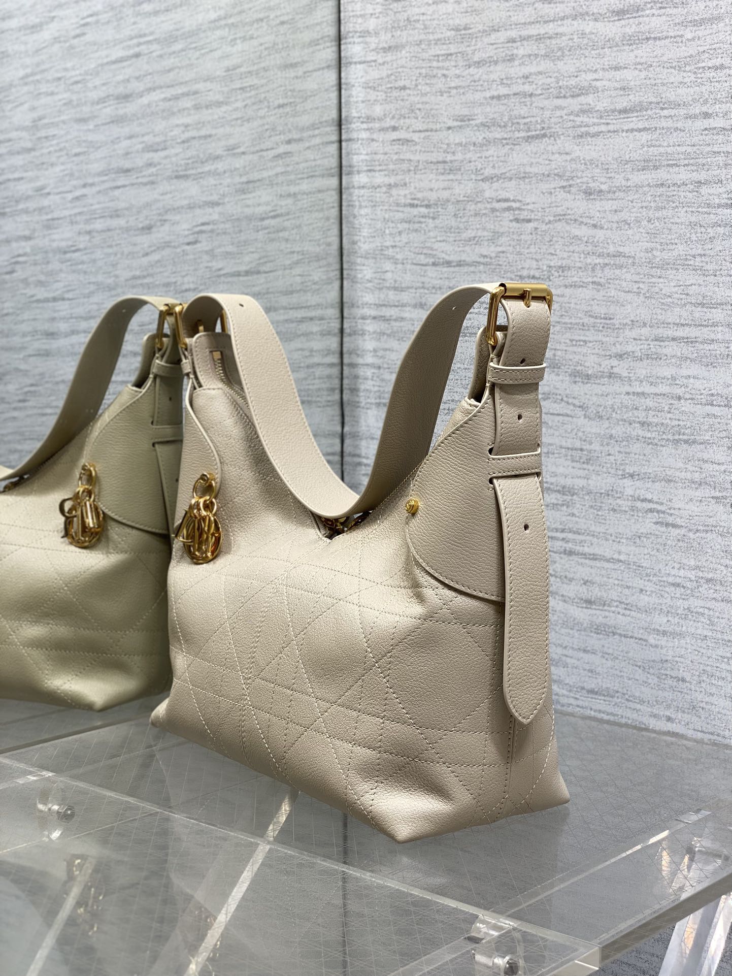 CD VOYAGE Handbag 28cm Cream Cowhide