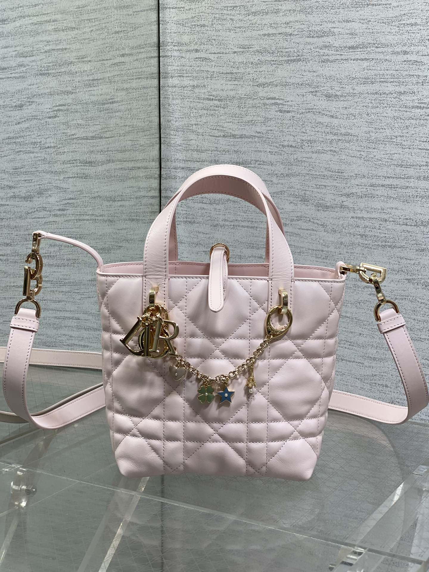 CD Toujours Vertical Small Built-In Lucky Charm Chain 18cm Pink Lambskin