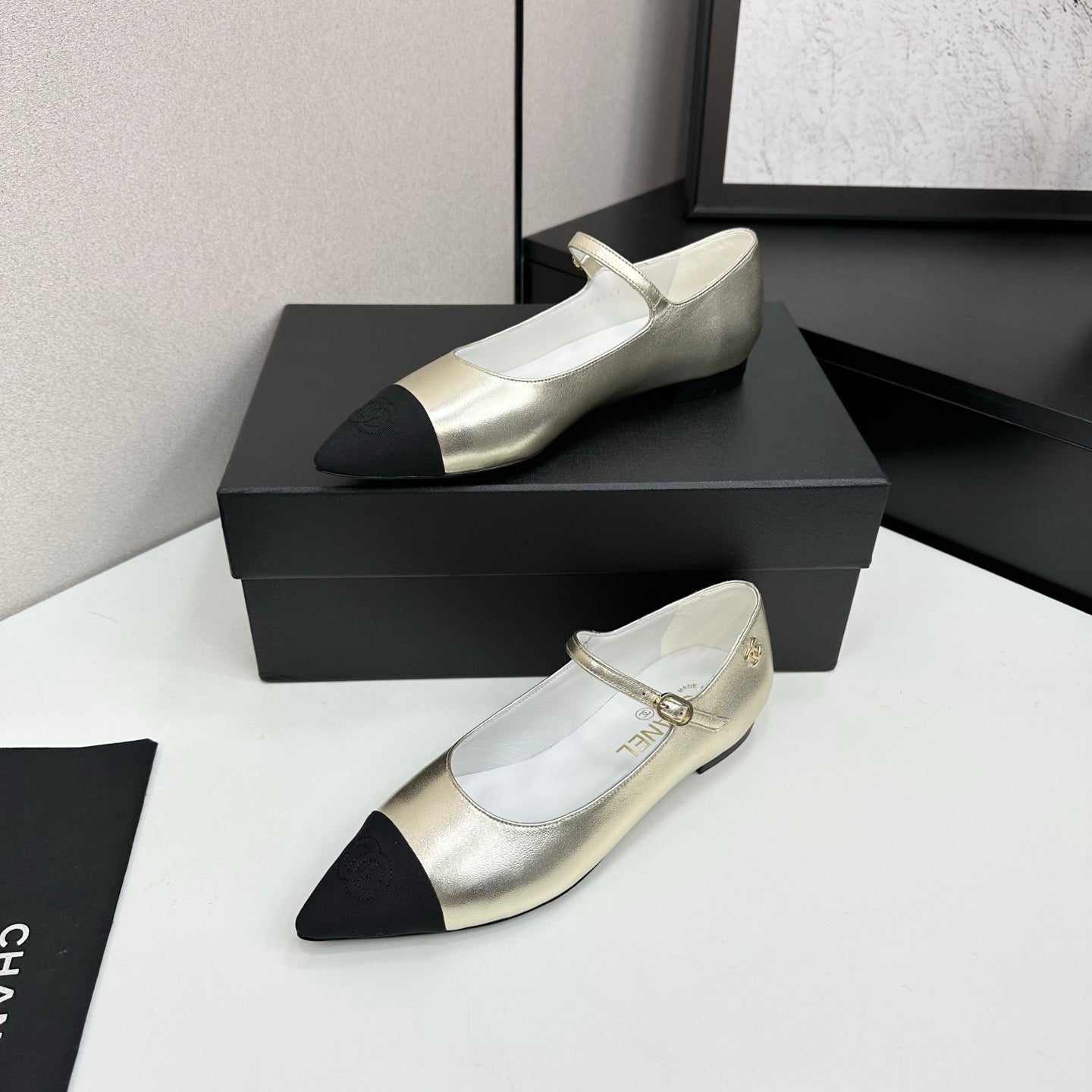 CC 25SS Pointed-Toe Mary Janes Light Metal Gold Cowhide 490139