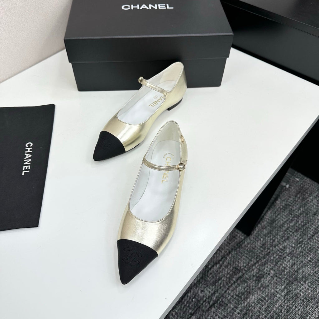 CC 25SS Pointed-Toe Mary Janes Light Metal Gold Cowhide 490139