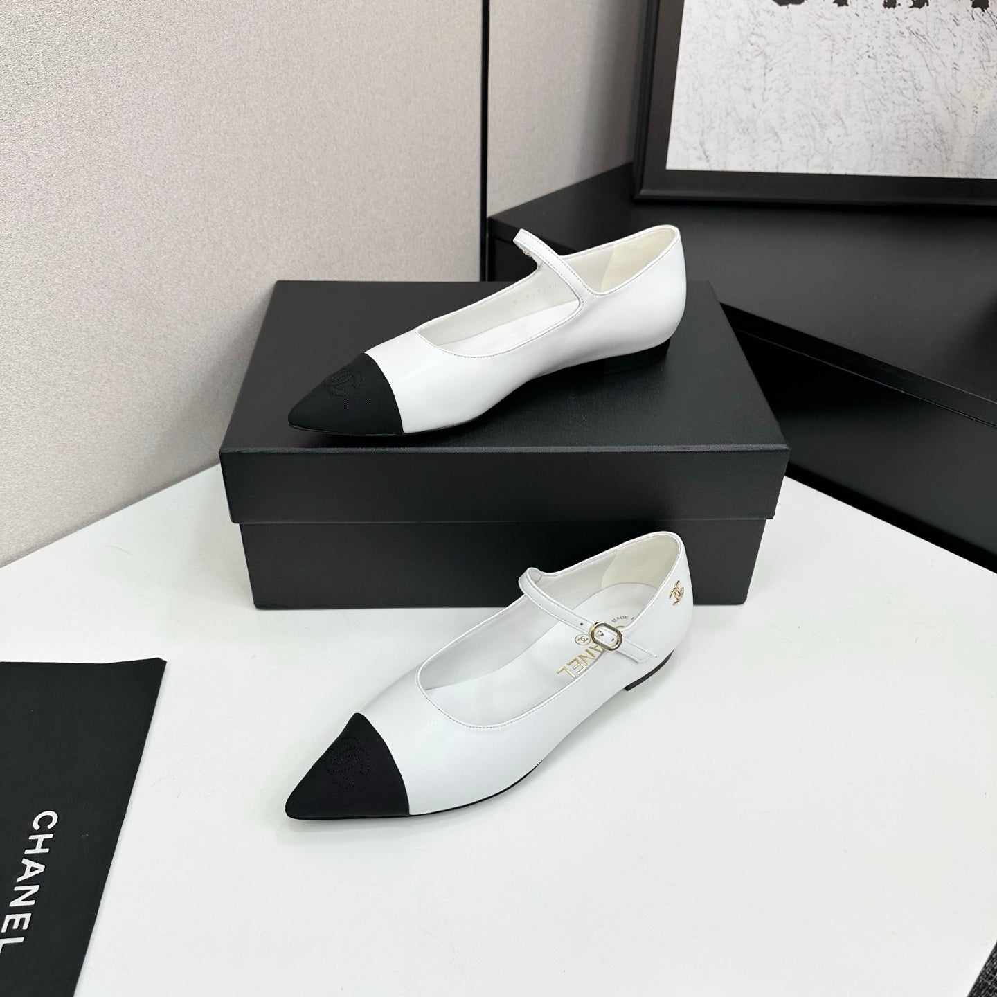 CC 25SS Pointed-Toe Mary Janes White Cowhide 490138