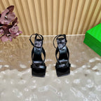 BV 25SS Flat-Soled High-Heeled Ankle Strap Sandals Black Shiny Calfskin
