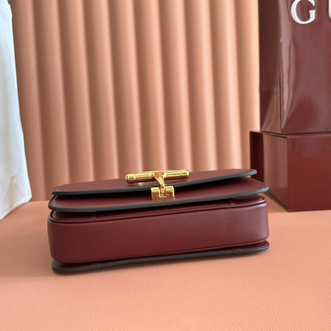 GG 25FW Siena Small Shoulder Bag 23cm Burgundy Calfskin GHW