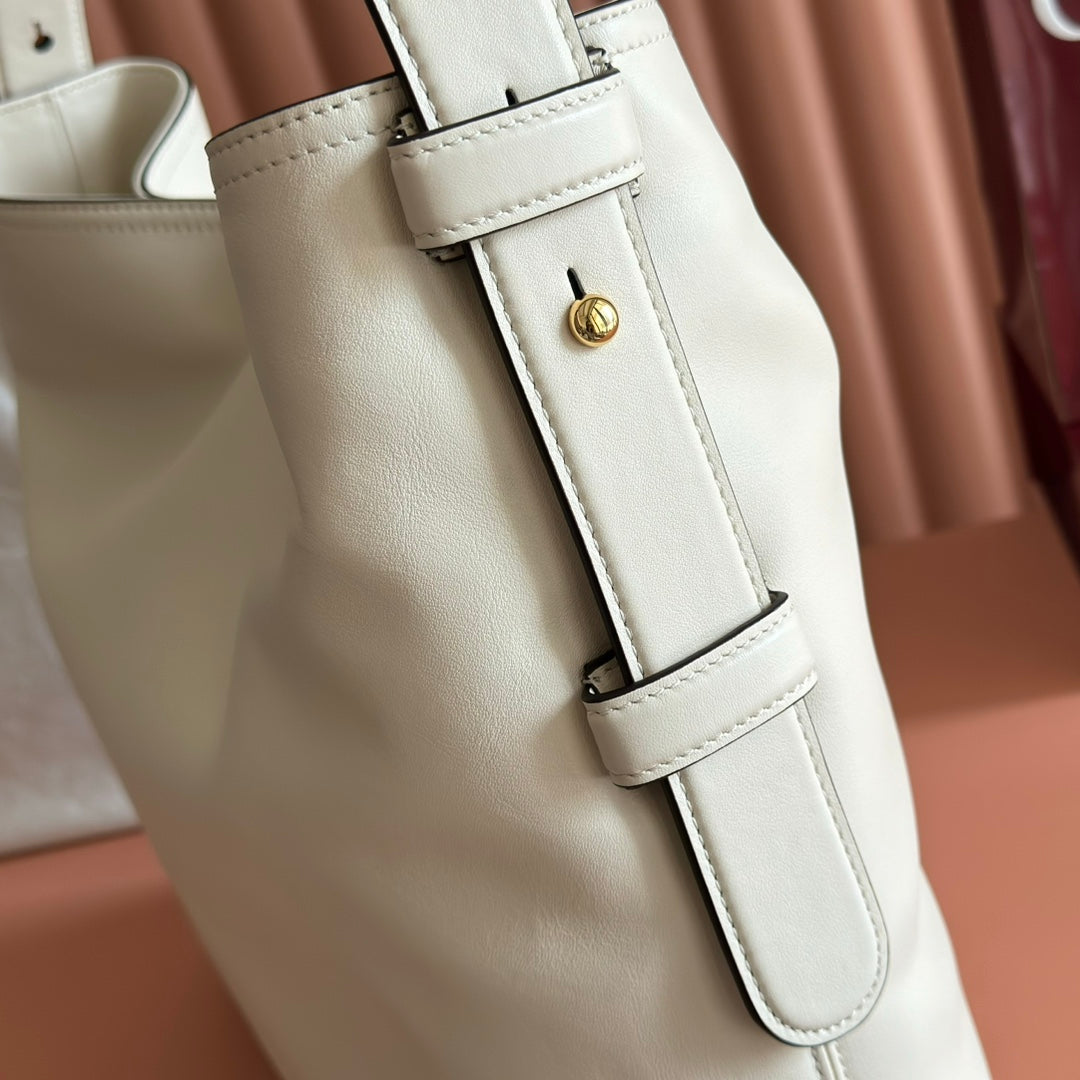 GG 25FW Beatrix Handbag 40cm White Calfskin GHW
