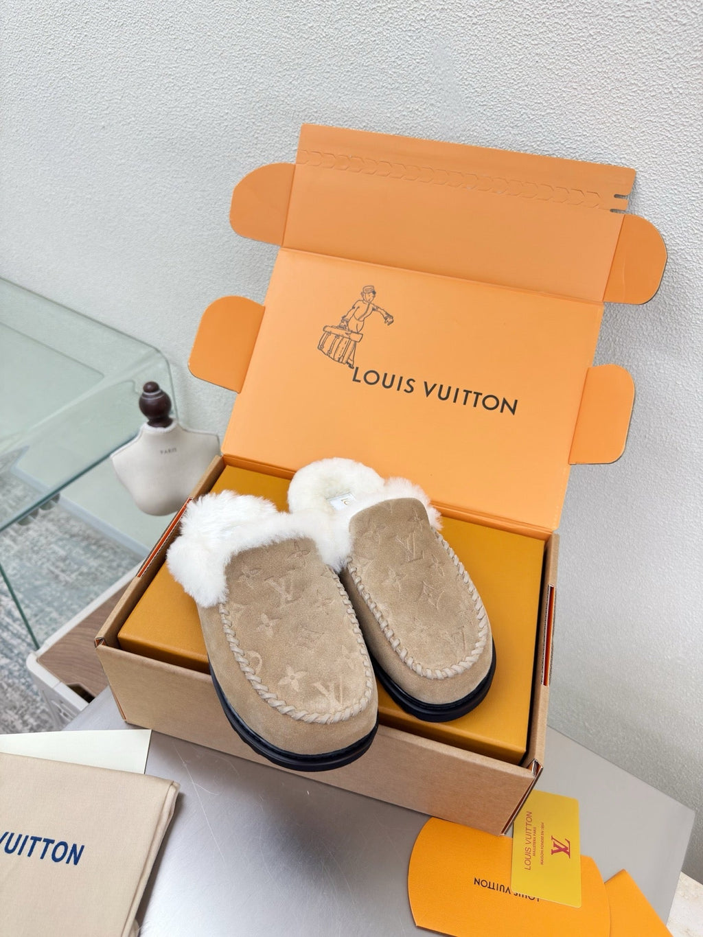 LV Lamb Wool Slippper Beige Suede 566888