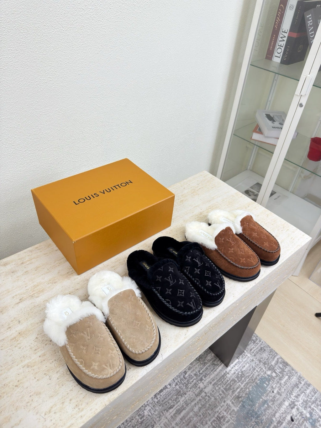 LV Lamb Wool Slippper Dark Brown Suede 566890