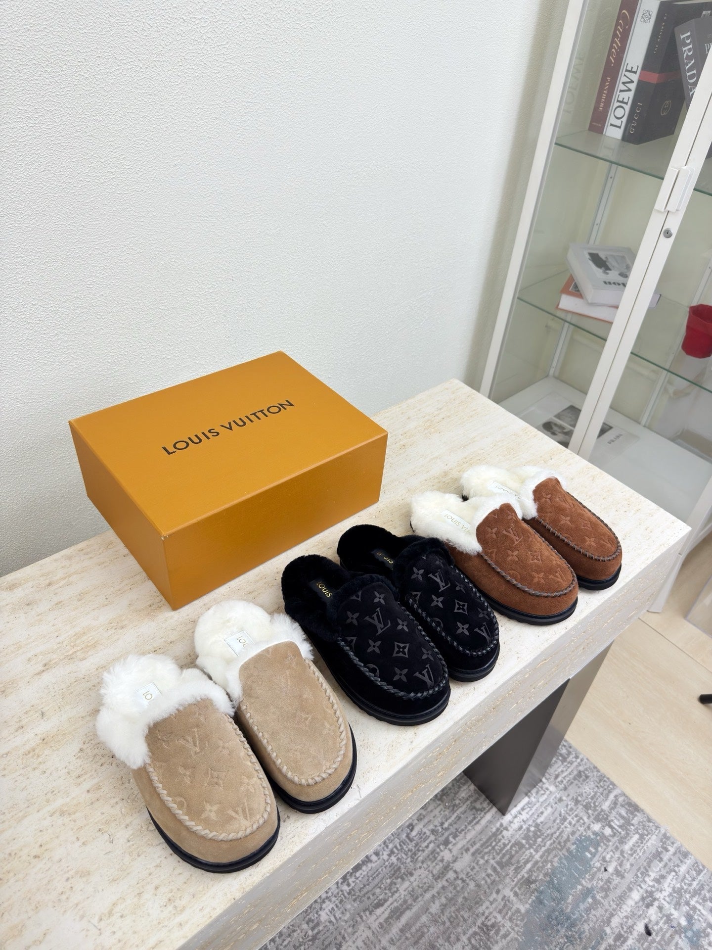LV Lamb Wool Slippper Dark Brown Suede 566890