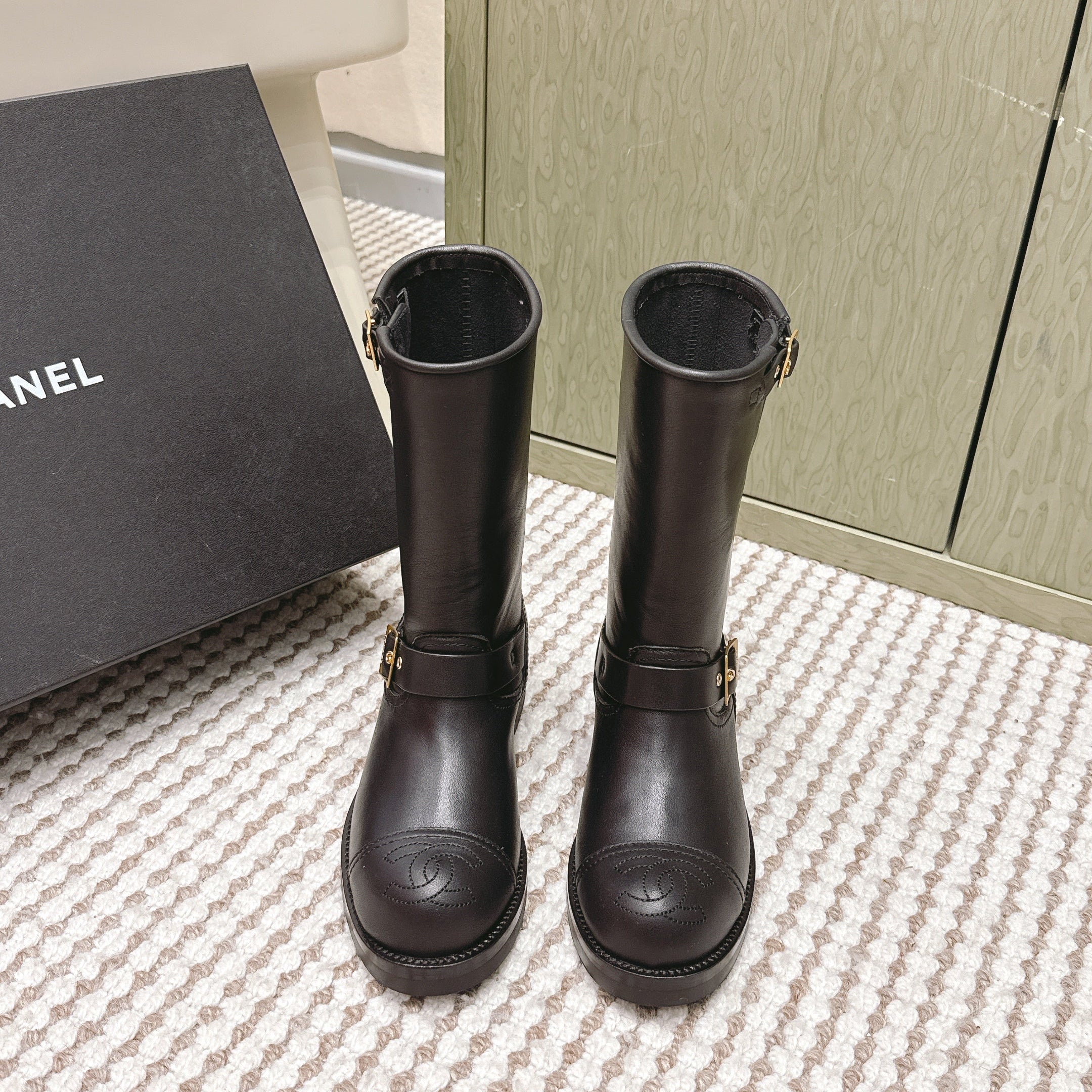 Chanel   Chelsea Boots Black Calfskin 567774