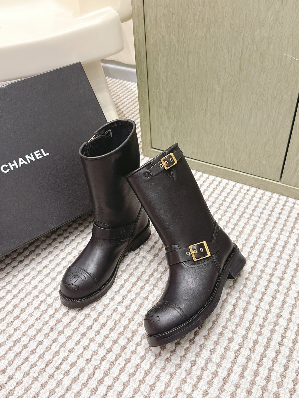 Chanel   Chelsea Boots Black Calfskin 567774