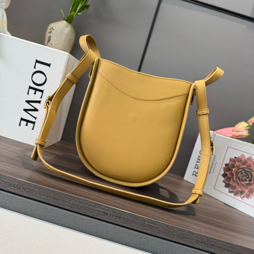 Loewe Hammock 21 Handbag in Yellow Calfskin 274140