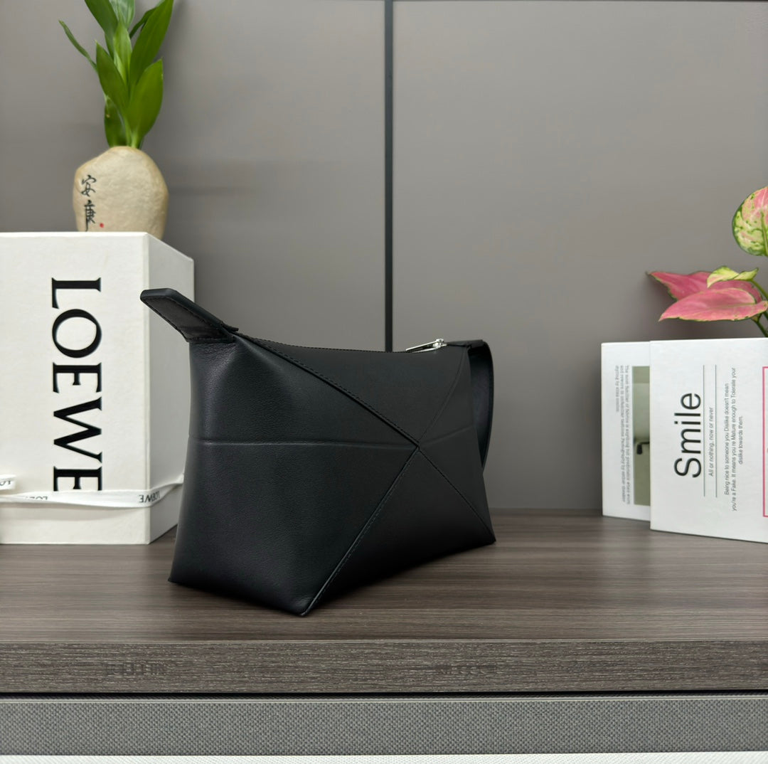 Loewe Puzzle Fold 22cm Handbag in Black Glossy Calfskin 274154
