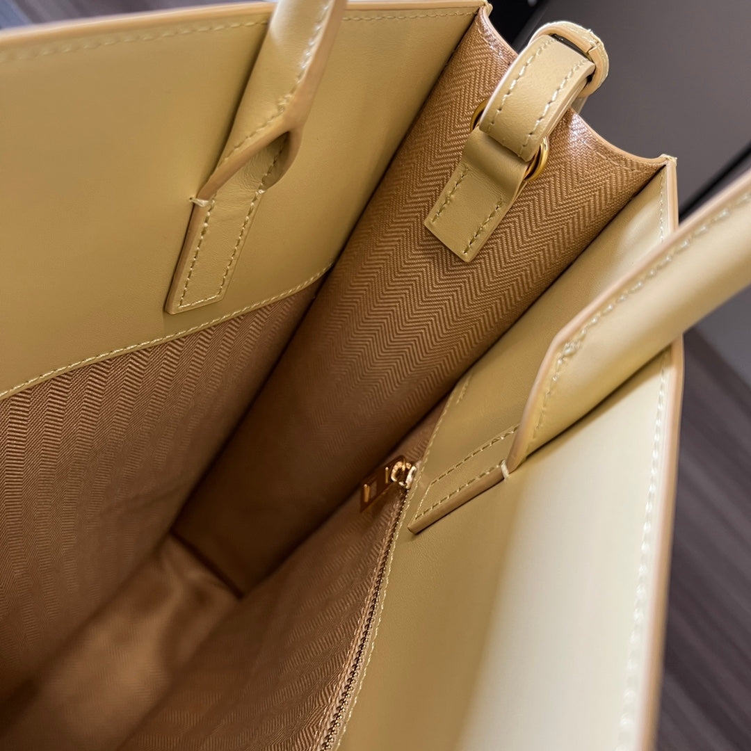 LOE Standard A5 Tote bag in Glossy Yellow Calfskin 274265