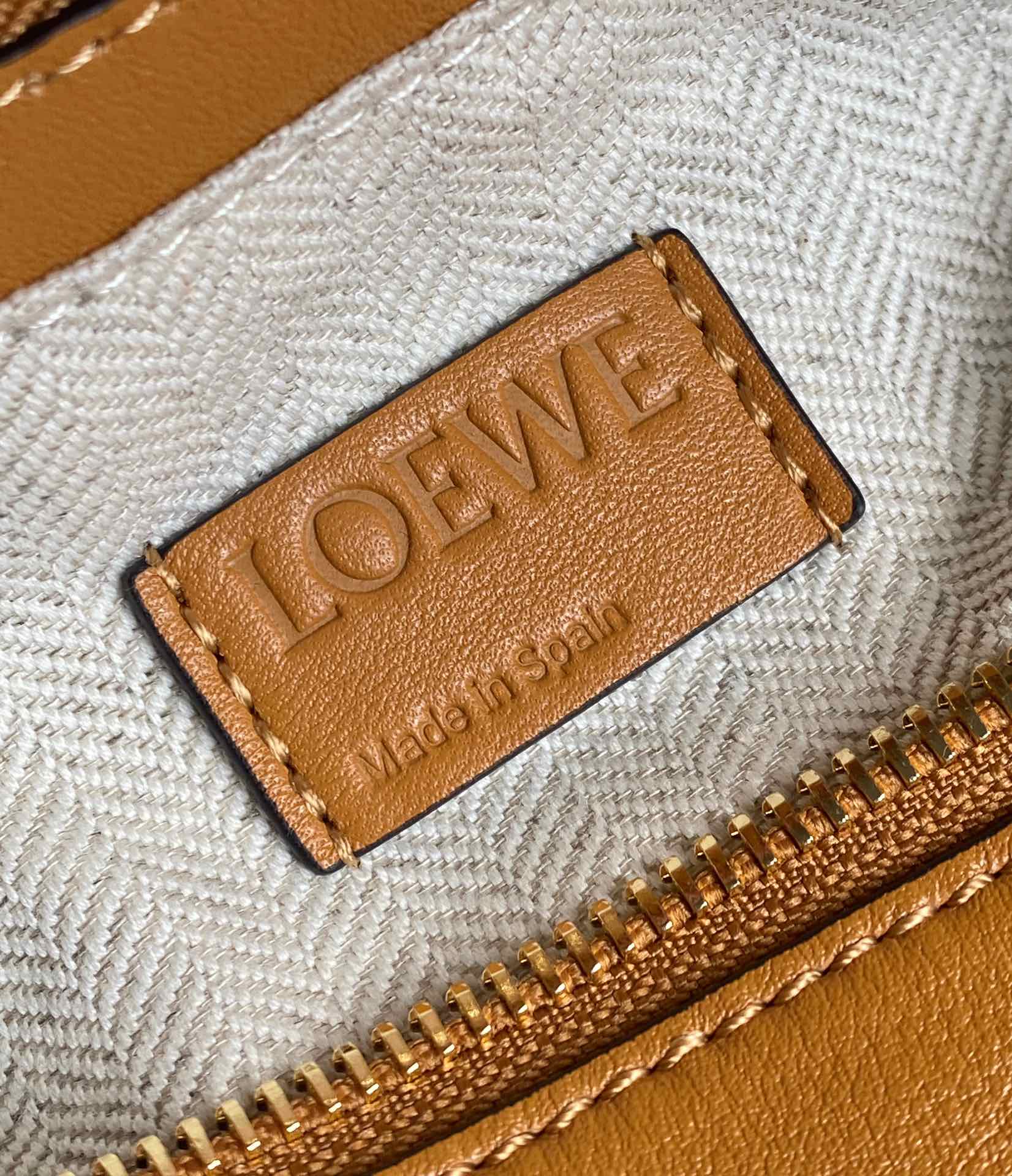 LOE Puzzle Hobo 29cm in Classic Brown Calfskin 274280
