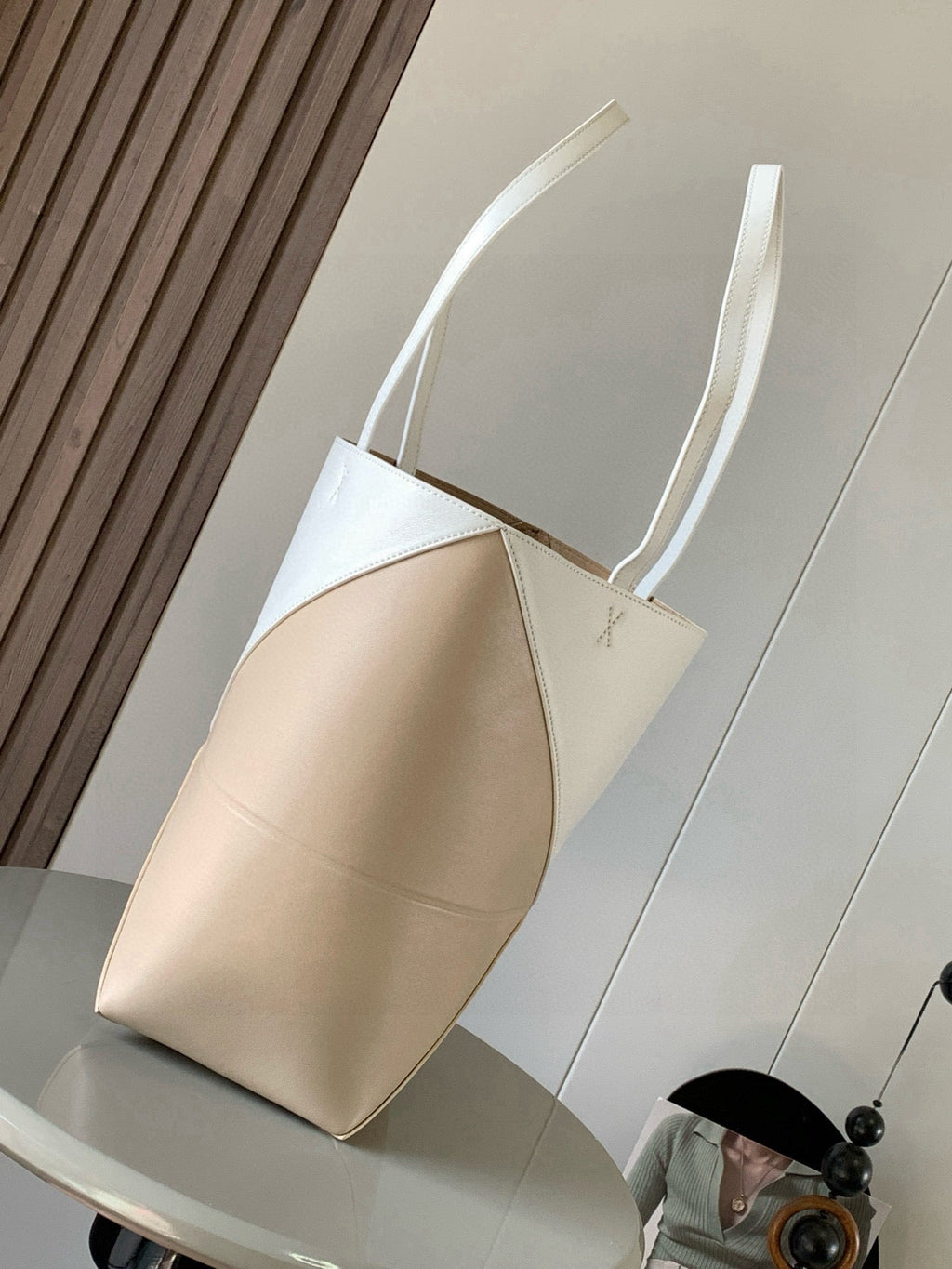 LOE 31 Medium Puzzle Fold Tote In Asphalt Beige/White Glossy Cowhide 274315