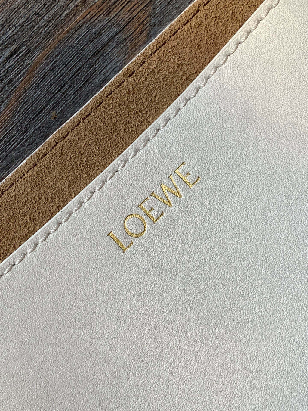 LOE 31 Medium Puzzle Fold Tote In Asphalt Beige/White Glossy Cowhide 274315